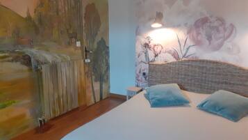 1 habitación, tabla de planchar con plancha, wifi y ropa de cama