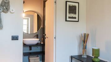 3 Schlafzimmer, Schreibtisch, Bügeleisen/Bügelbrett, kostenloses WLAN