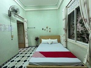 Standard Double Room | Bed sheets - Hotel O Asti Residence 1 (Surabaya)
