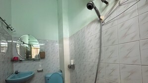 Chambre Standard double | Salle de bain