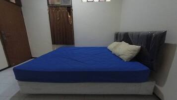Standard Double Room | Bed sheets