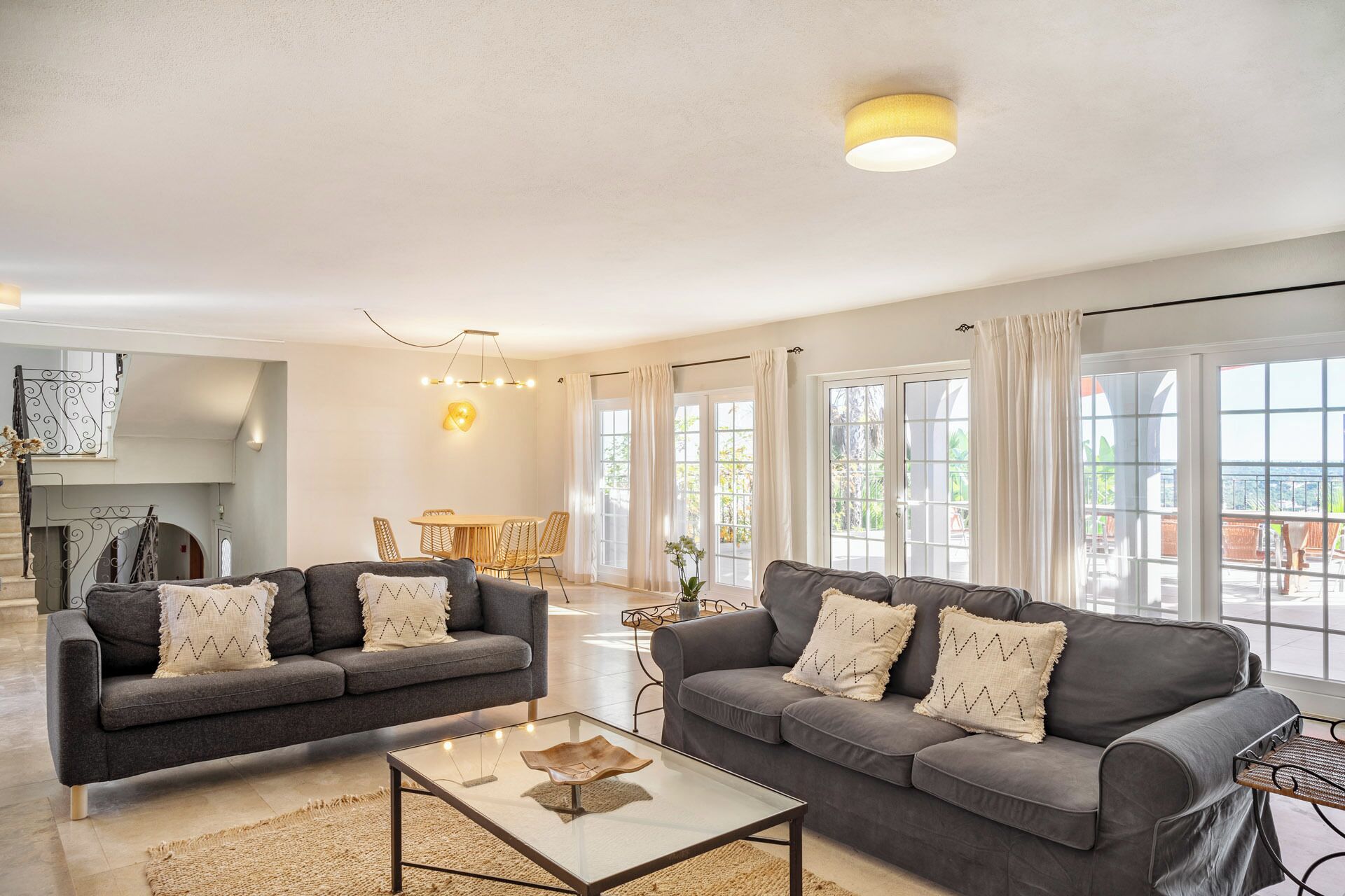 Télévision, cheminée