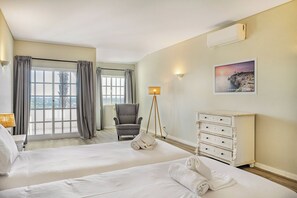 11 Schlafzimmer, Bügeleisen/Bügelbrett, Reisekinderbett, WLAN