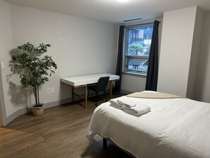 1 habitación, tabla de planchar con plancha, wifi y ropa de cama 