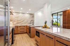 Fridge, microwave, oven, stovetop - Gorgeous, Fully Remodeled Oceanfront Condo (Kamuela)