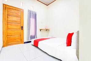 Standard Double Room | Laptop workspace, free WiFi, bed sheets - Hotel O Ekslusive Double'n (Baki)
