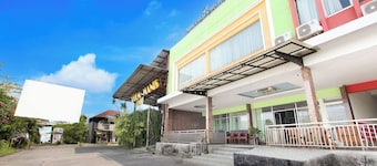 โรงแรม โอ จาลัน สลาเมต รียาดี ใกล้ บันดารา อาดี ซูมาร์โม เดิม อามานะห์ เซจาห์เตรา