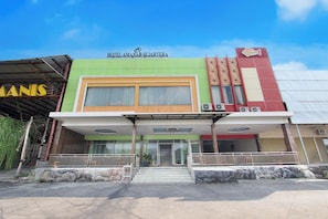 Exterior - Hotel O Jalan Slamet Riyadi Near Bandara Adi Soemarmo Formerly Amanah Sejahtera (Ngemplak)