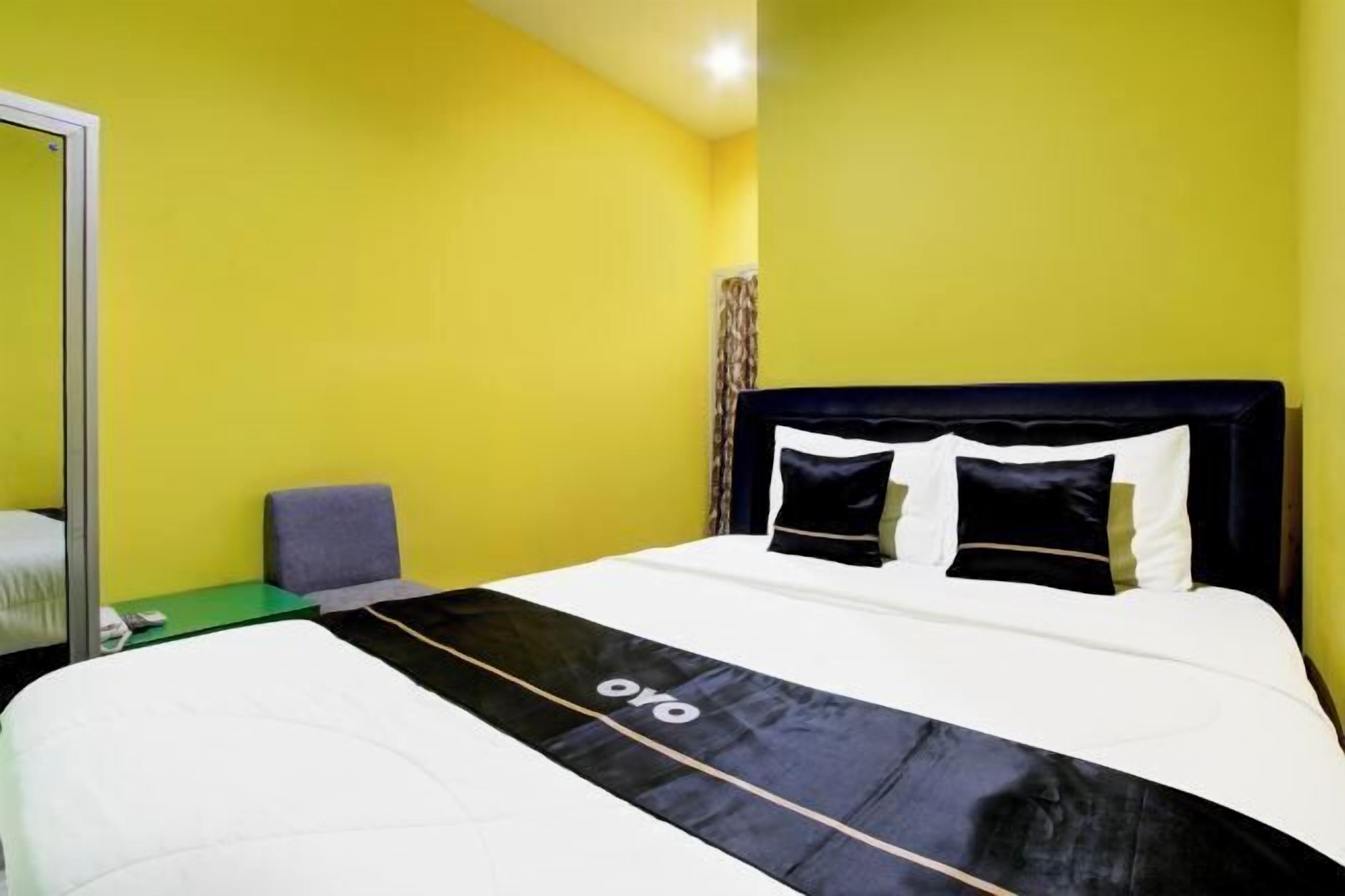 Free WiFi, bed sheets