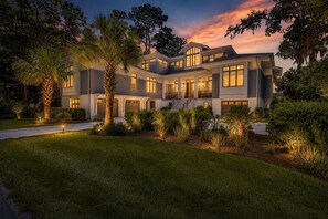 Exterior - 146 N. Sea Pines - New to Rental Market, 5-bedroom Show Stopper! (Hilton Head Island)