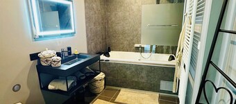 Wellness Suite - Jacuzzi, infrared sauna, whirlpool bath