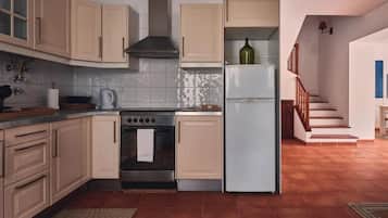 Casa da Quinta do Poço | Private kitchen | Fridge, microwave, stovetop, dishwasher