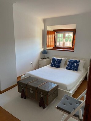 Didekorasi berbeda-beda dan dilengkapi dengan perabotan berbeda-beda