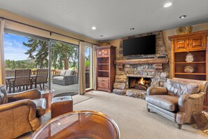 TV, fireplace - Spacious Condo-Sleeps 7-Wonderful Mountain and Golf Course Views! (Park City)