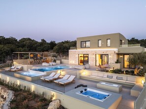 Outdoor pool, a heated pool - Manto Villa I, Heated Pool, Spa Whirlpool, SeaView (9C38+3CJ Nikiforos Fokas)