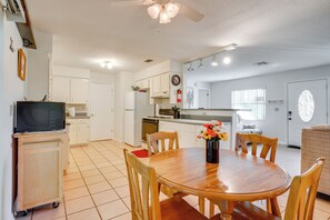 House (3 Bedrooms) | Interior - Welcoming Bartow Home Near Family Attractions! (Bartow)