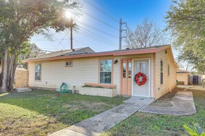 Interior - Dog-friendly San Antonio Home ~ 7 Mi to Downtown! (San Antonio)