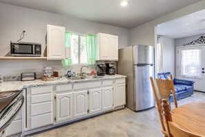 Interior - Dog-friendly San Antonio Home ~ 7 Mi to Downtown! (San Antonio)