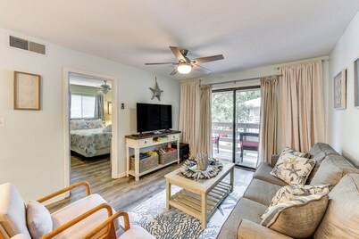 1/2 Mi to Folly Field Beach: Condo w/ 2 Pools