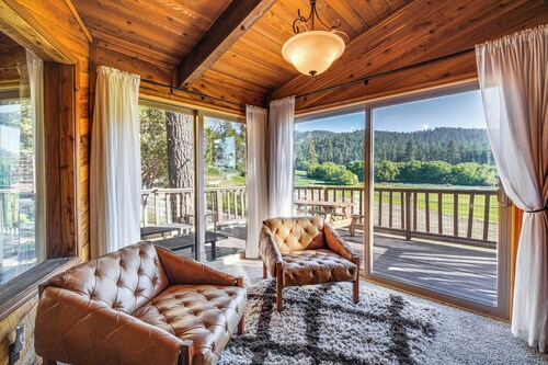 Hot Tub & Game Room: Spacious Big Bear Lake Cabin