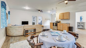 Cottage (2 Bedrooms) | Interior