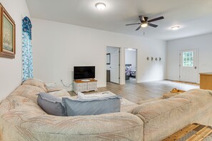 Cottage (2 Bedrooms) | Interior