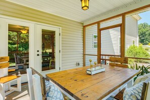 Outdoor dining - Candler Home w/ Porch & Backyard: Near Asheville! (Candler)