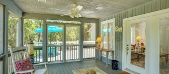 Near Edisto Beach State Park: Home w/ Lanais!