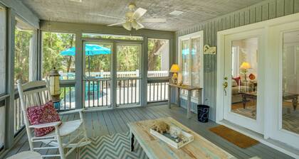 Near Edisto Beach State Park: Home w/ Lanais!