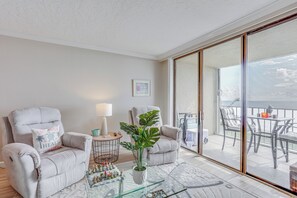 Interior - Oceanfront Fort Pierce Condo: Pool & Beach Access! (Fort Pierce)