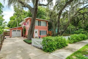 Interior - Mt Dora Garden Cottage w/ Patios, Walk to Downtown (Mount Dora)