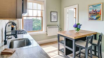 Apartment (1 Bedroom) | Interior