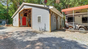 House (1 Bedroom) | Interior