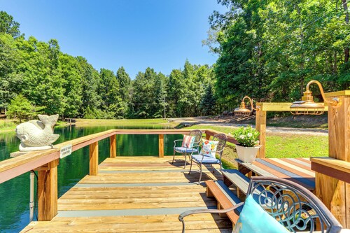 7 Mi to Carters Lake: Cabin w/ Pond & Pedal Boat!