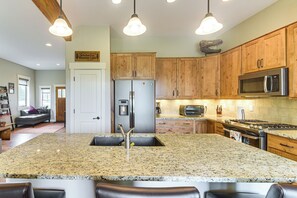 Apartment (3 Bedrooms) | Interior - Central Fraser Vacation Rental w/ Private Hot Tub! (Fraser)