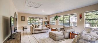 1 Mi to Robins Afb: Family-friendly Home!