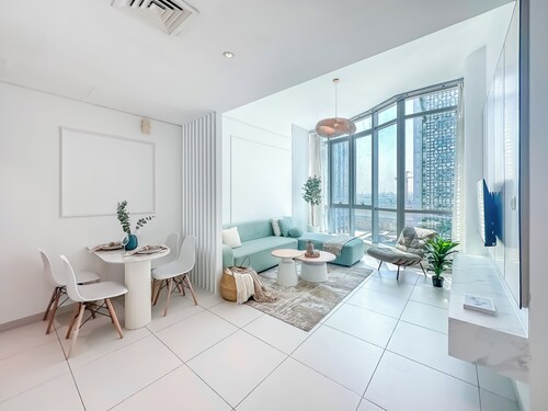 Amazing Roof Top Pool in Nice 1 BHK Flat