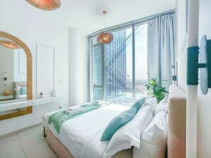 Deluxe-huoneisto, oma kylpyhuone, kaupunkinäköala | 1 makuuhuone, minibaari, yksilöllisesti sisustettu