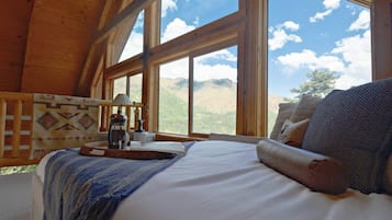 3 bedrooms, iron/ironing board, travel crib, WiFi