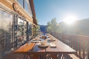 Outdoor dining