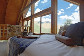 3 bedrooms, iron/ironing board, travel crib, WiFi