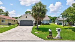 Exterior - Luxury, Privacy and Close to Beach (Bonita Springs)