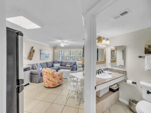 Shower, hair dryer, towels - Summer Breeze 12 Laid Back Style, Gulfside Smiles (Orange Beach)