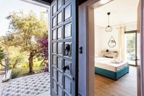 3 bedrooms, desk, iron/ironing board, travel cot - Skafidia Garden Gem - Mirtia Fully Equipped Home (Mirtia)