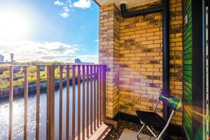 Apartment, 2 Bedrooms, Balcony, River View | Balcony - Hilltop Serviced Apartments - Salford (Salford)