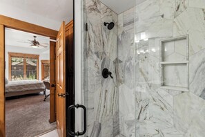 Hair dryer, towels - EagleRidge Lodge 108 – Garden-Level Condo with Pool Access | Walk to the Slopes! (Steamboat Springs)