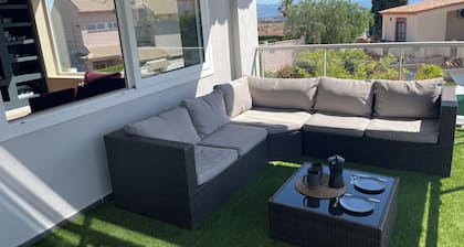 Tranquilium House Torremolinos, a Peaceful Villa Close to Everything