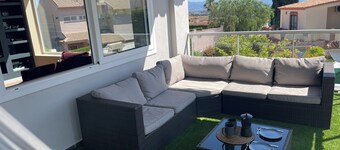 Tranquilium House Torremolinos, a Peaceful Villa Close to Everything