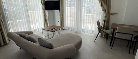 40-Zoll-Smart-TV mit Satellitenempfang