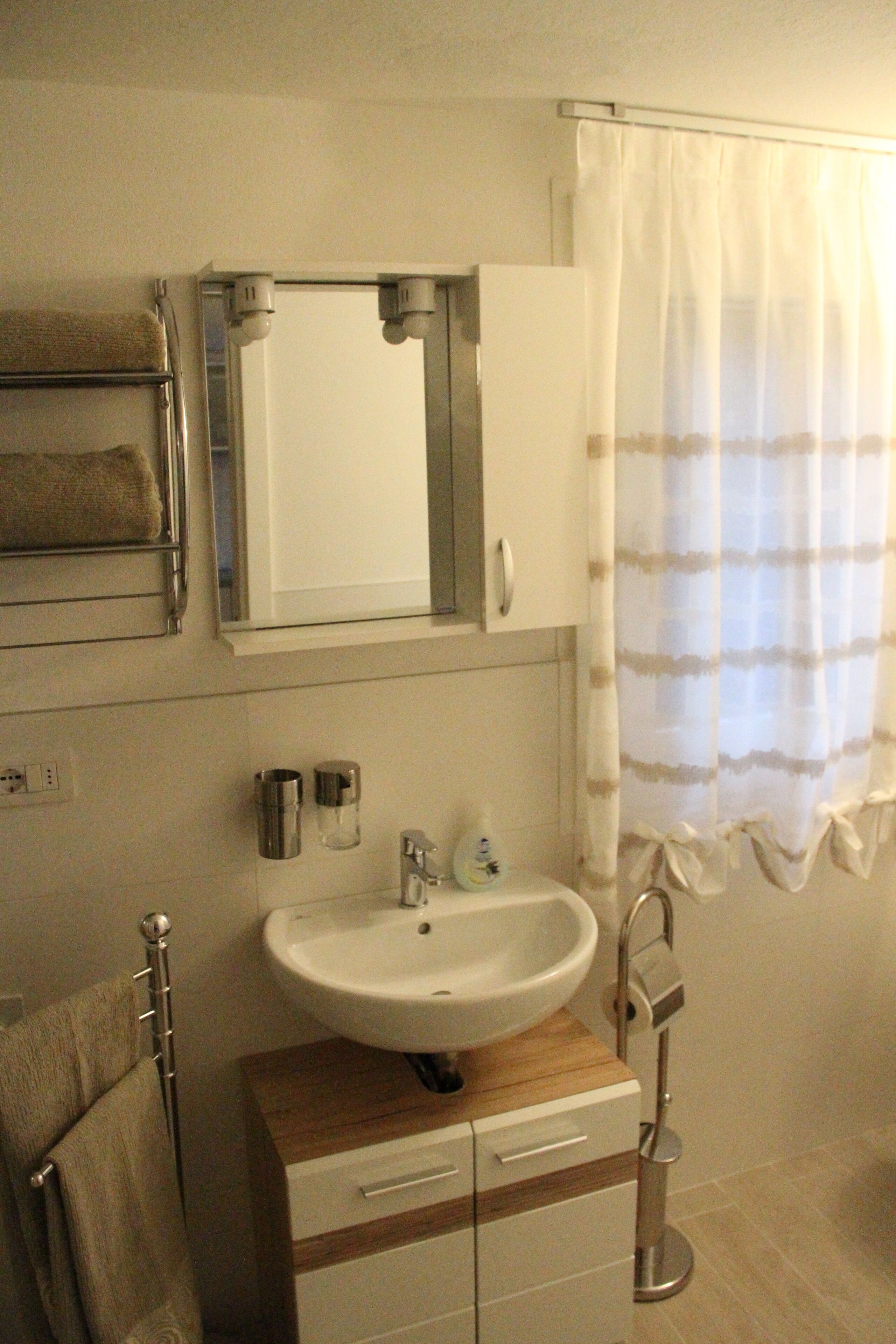 Doccia, asciugacapelli, bidet, asciugamani